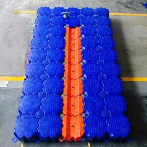 ที่จอดเรือเจ็ทสกี TST Jetski ขนาด 450x250x40Cm. รวม 11.25 ตารางเมตร มีลูกกลิ้งไม่กินเนือ